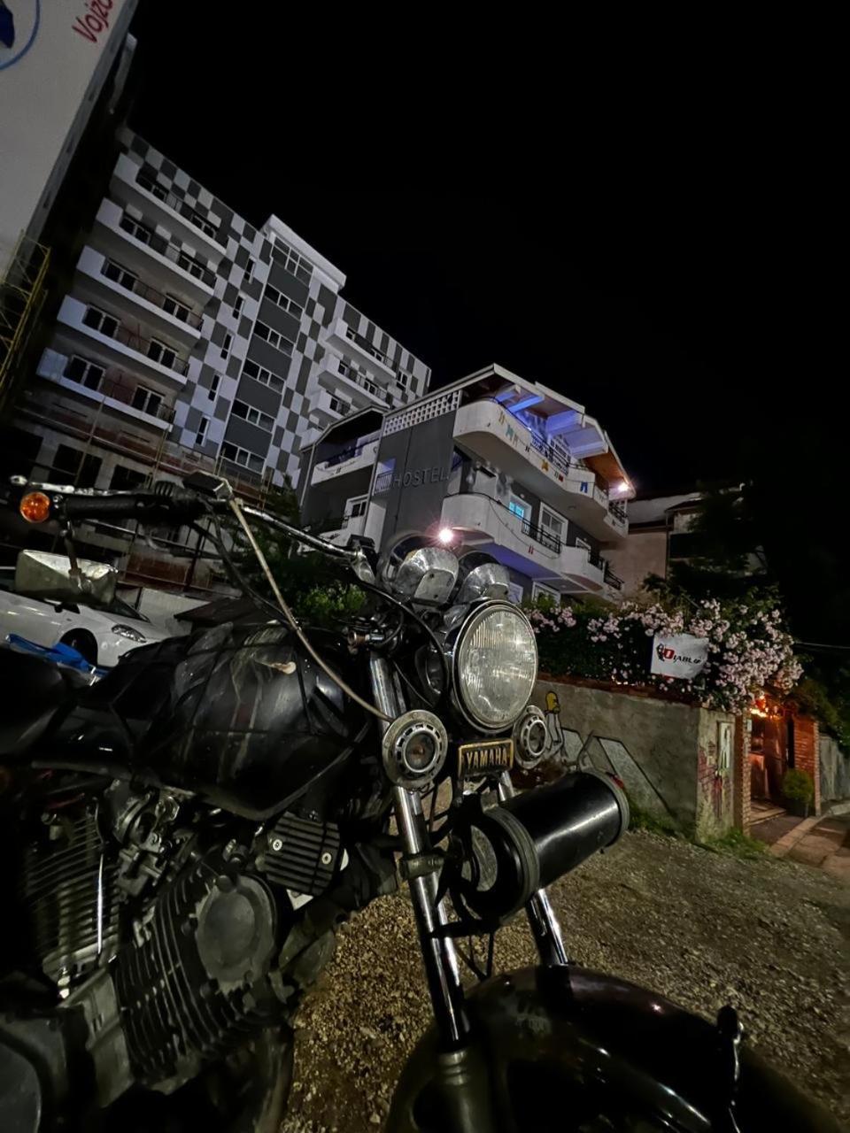 Divina Hostel Tirana Extérieur photo