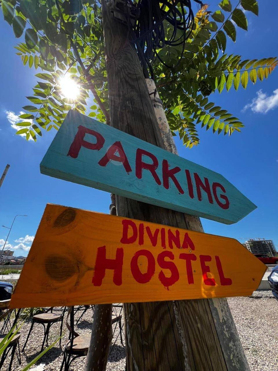Divina Hostel Tirana Extérieur photo
