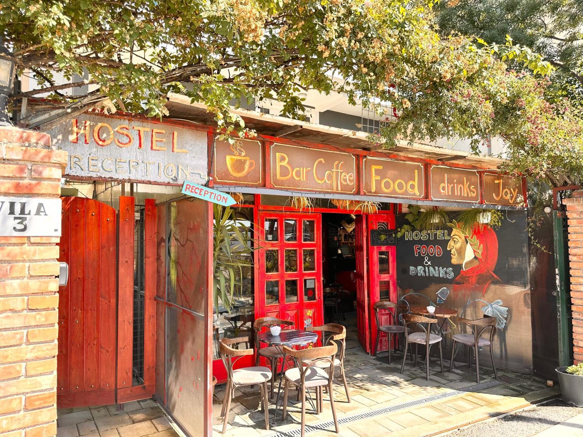Divina Hostel Tirana Extérieur photo