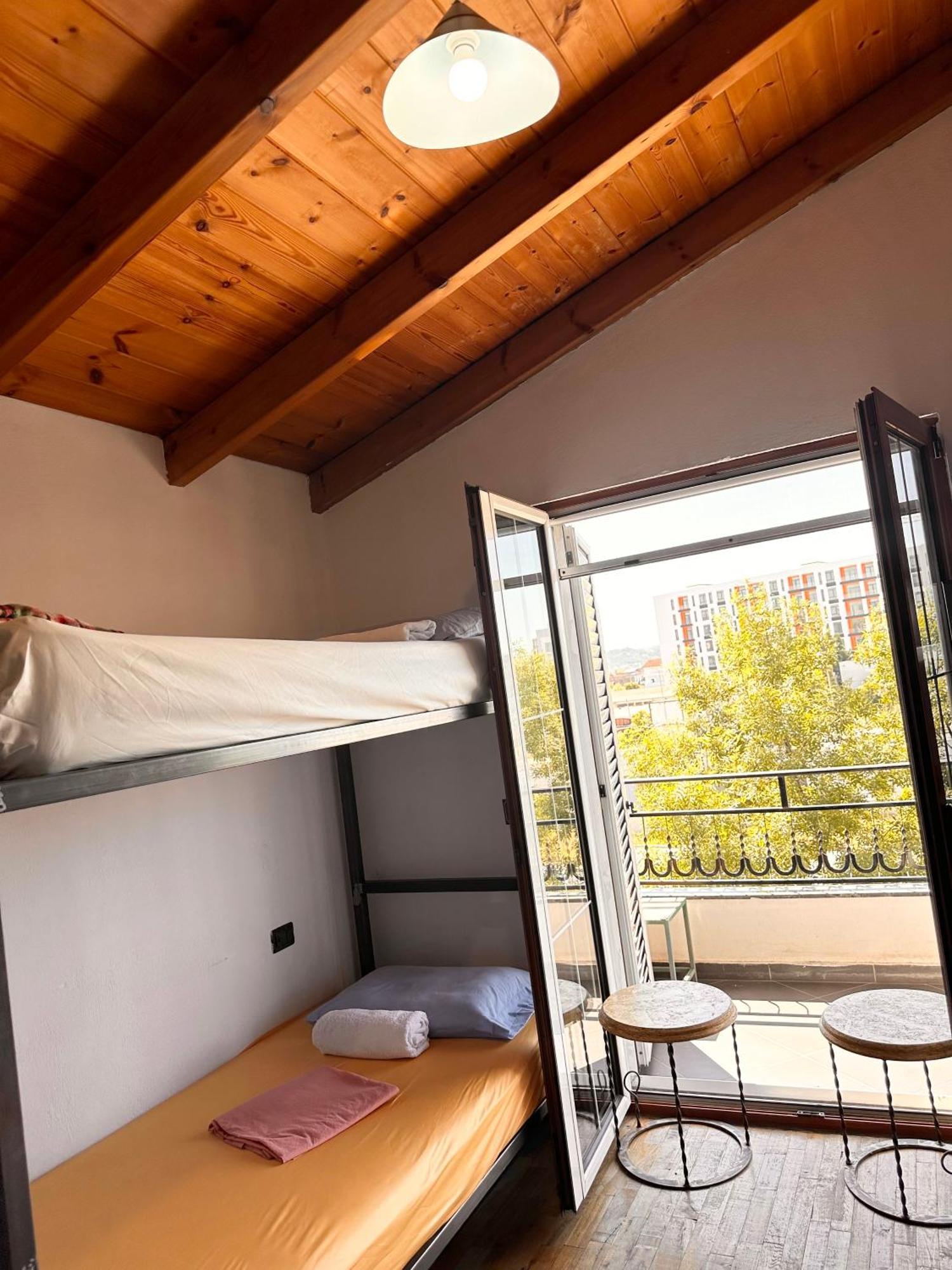 Divina Hostel Tirana Extérieur photo
